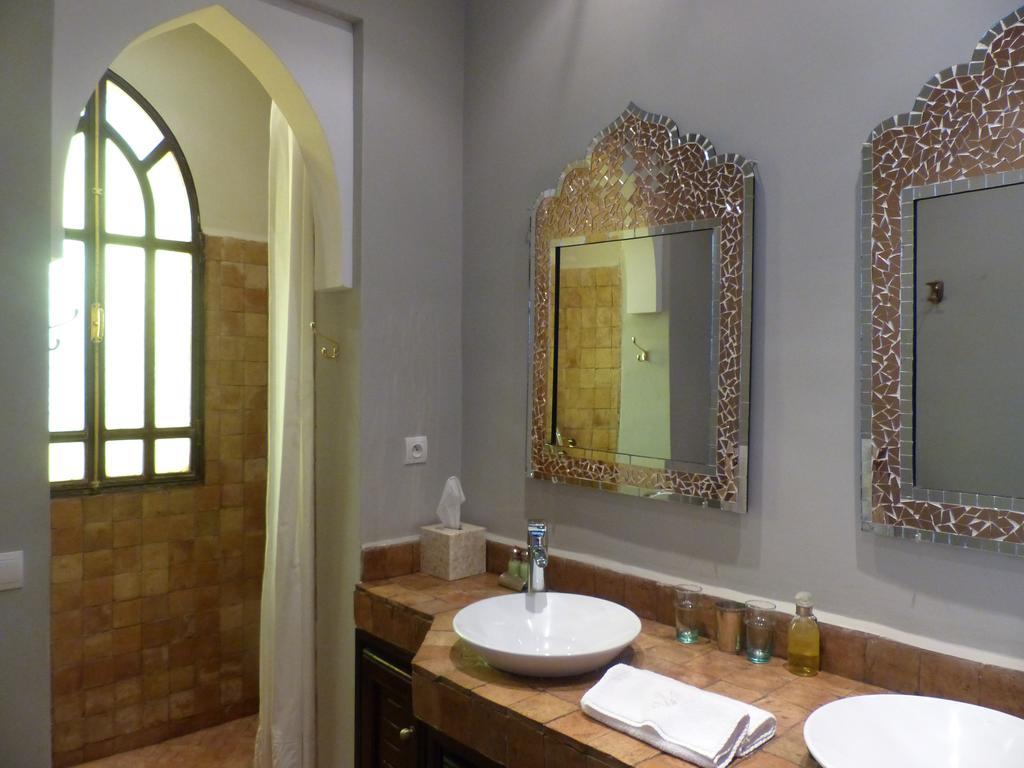 Le Cazar Hotel El Ain Екстериор снимка