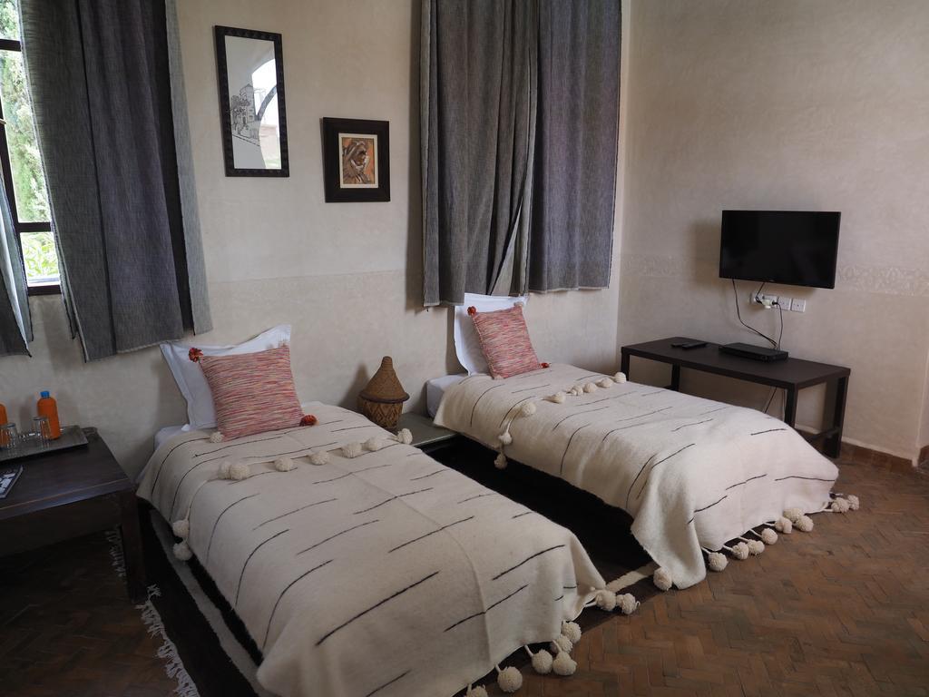 Le Cazar Hotel El Ain Екстериор снимка