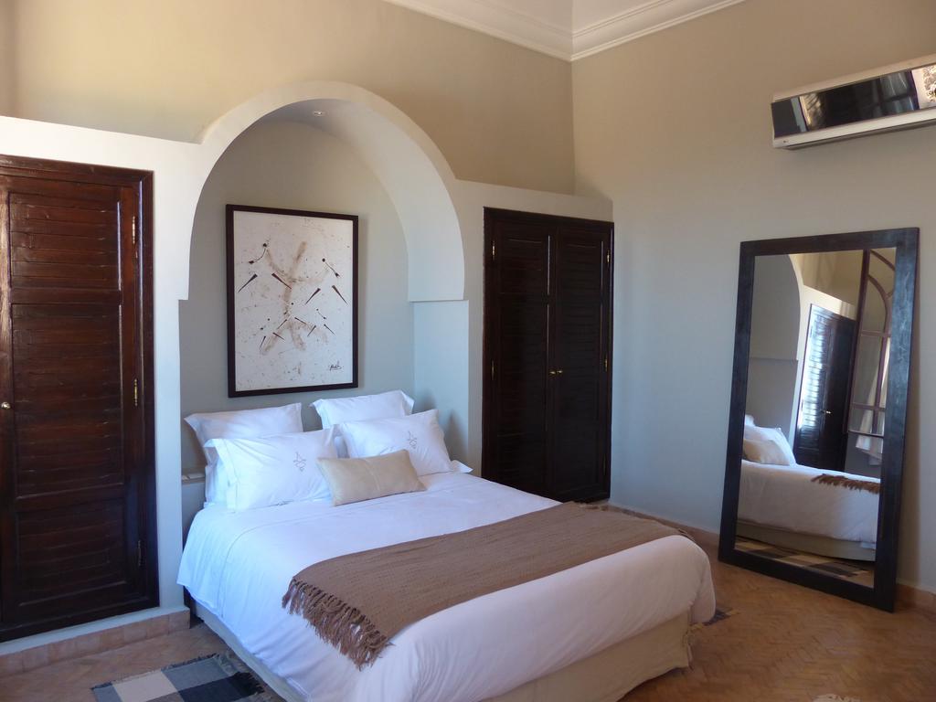 Le Cazar Hotel El Ain Екстериор снимка