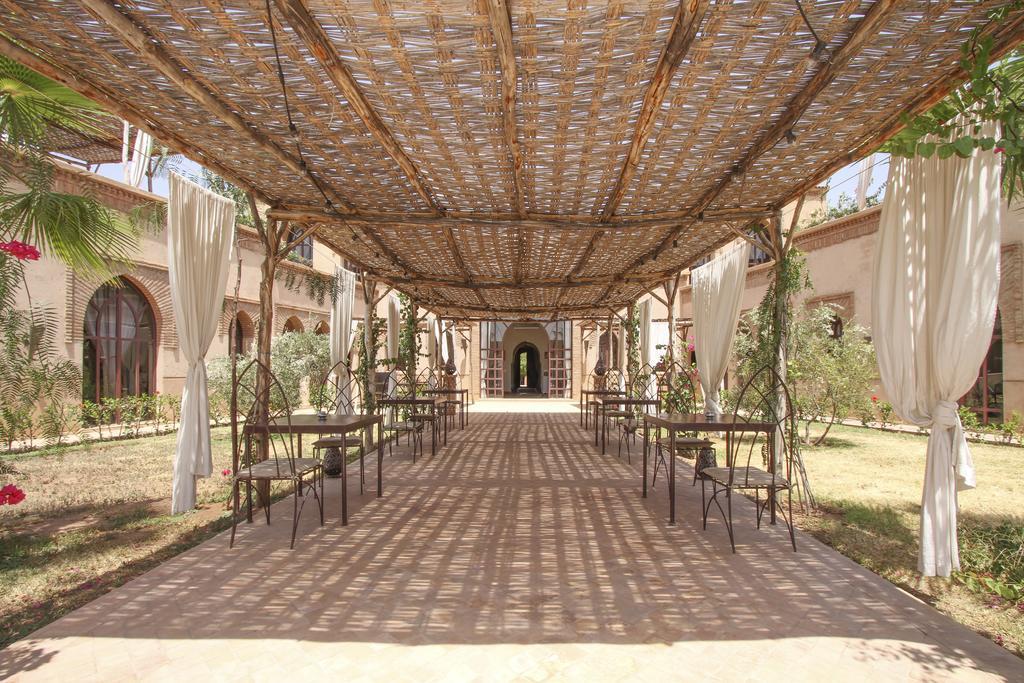 Le Cazar Hotel El Ain Екстериор снимка