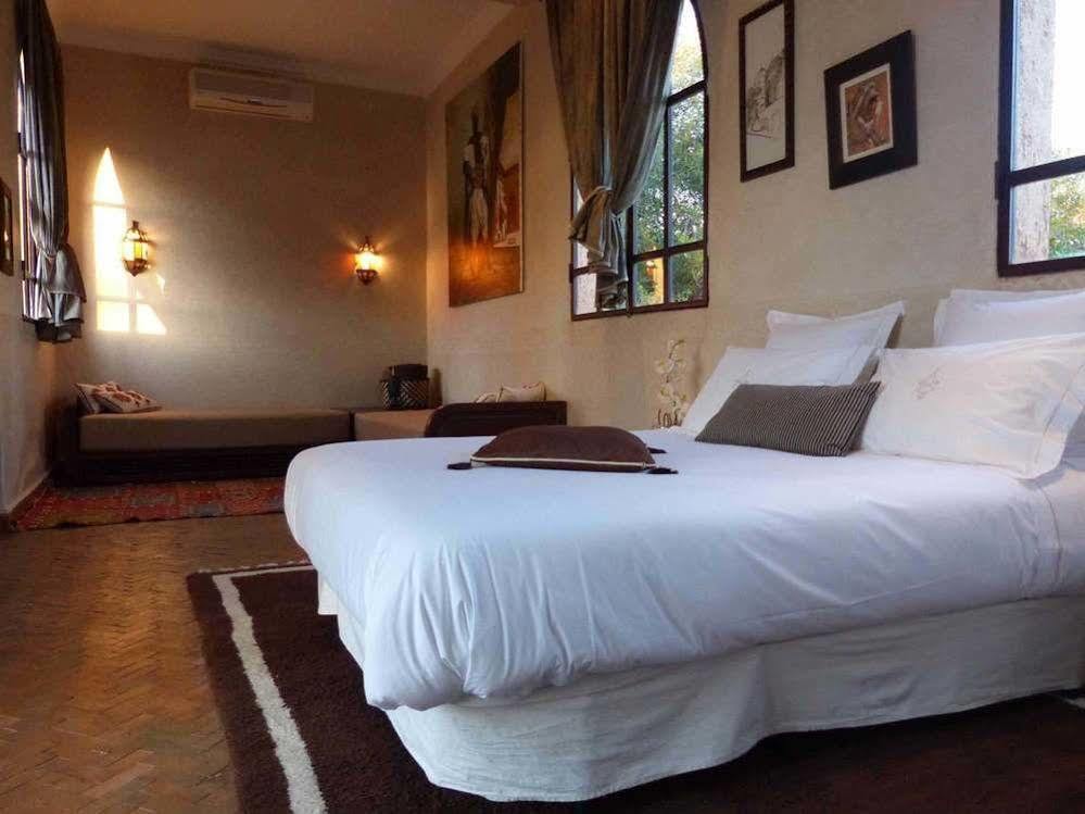 Le Cazar Hotel El Ain Екстериор снимка