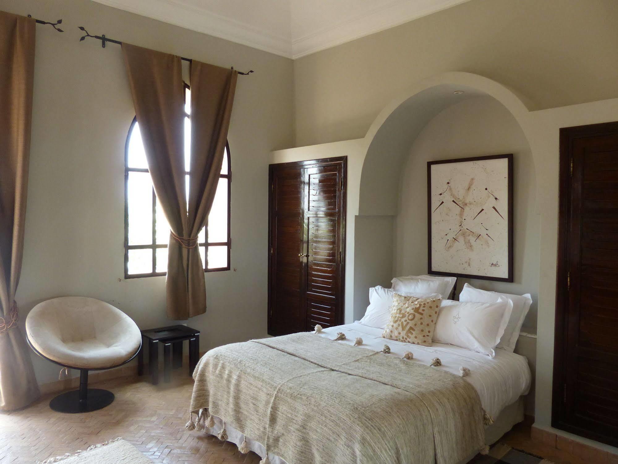 Le Cazar Hotel El Ain Екстериор снимка