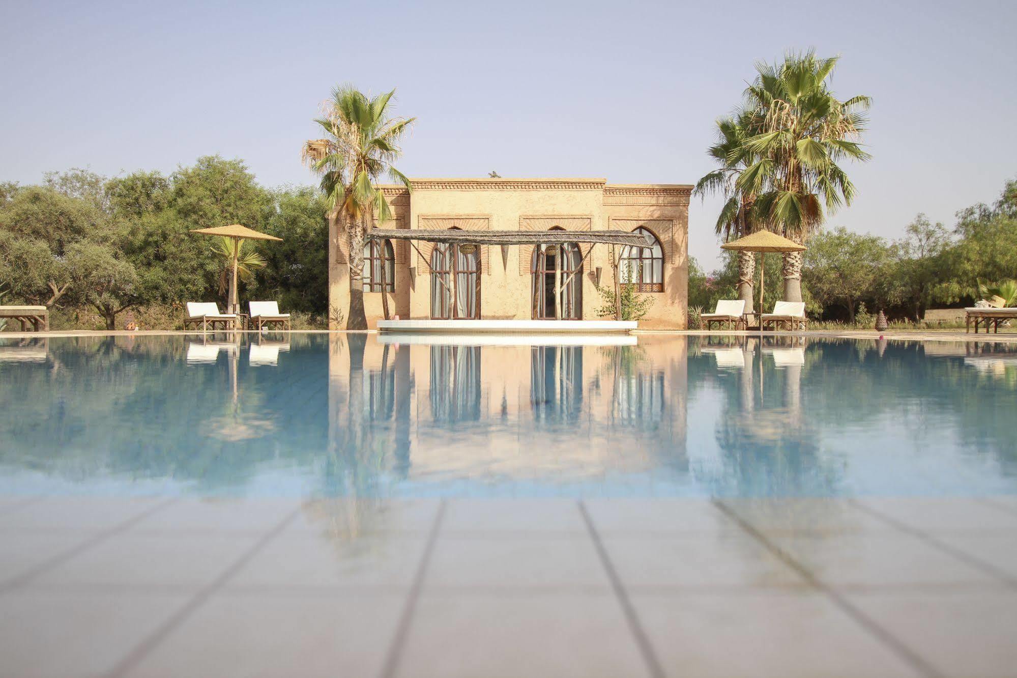 Le Cazar Hotel El Ain Екстериор снимка