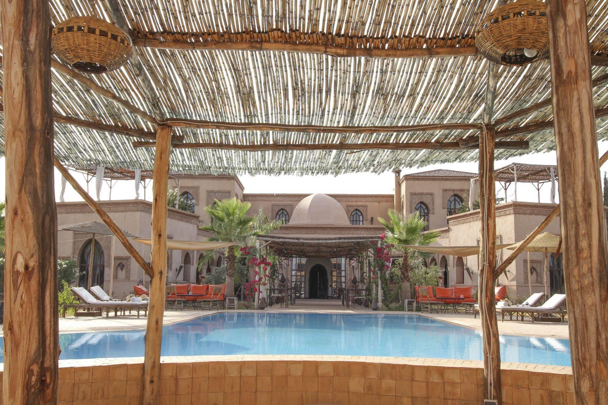 Le Cazar Hotel El Ain Екстериор снимка