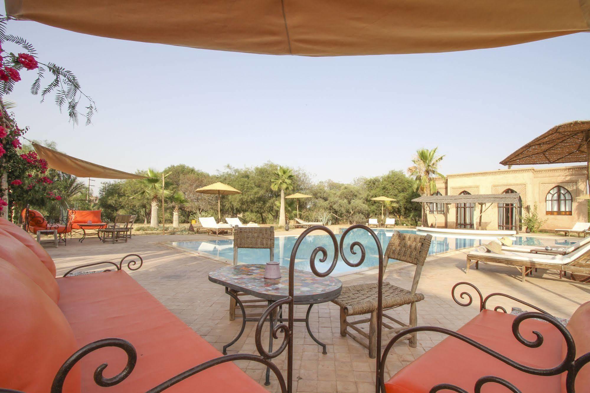 Le Cazar Hotel El Ain Екстериор снимка