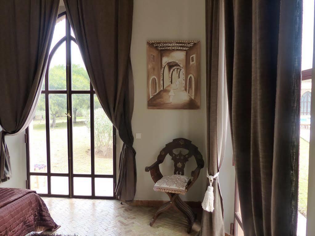 Le Cazar Hotel El Ain Екстериор снимка