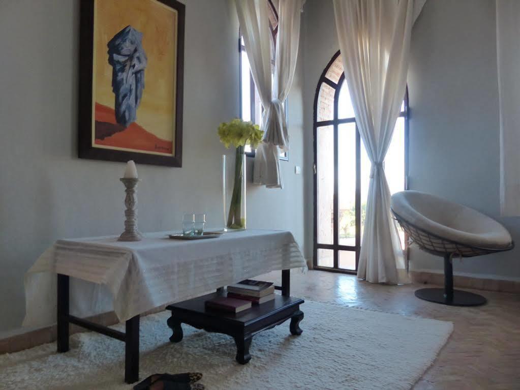 Le Cazar Hotel El Ain Екстериор снимка